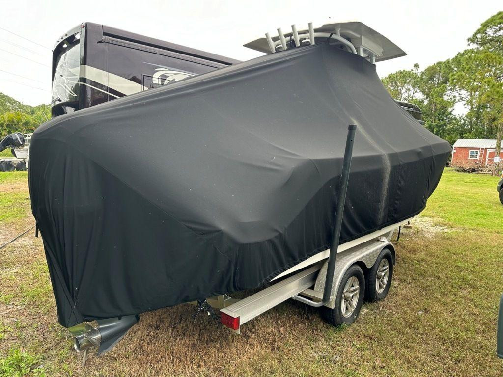 Robalo R242 Explorer