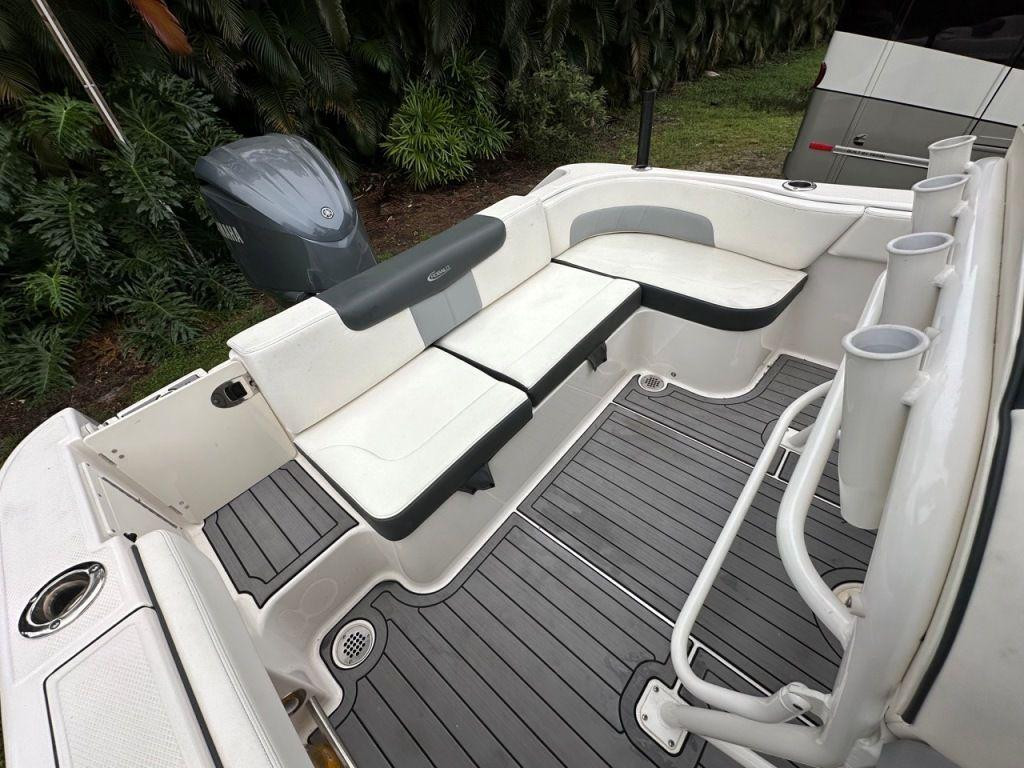 Robalo R242 Explorer