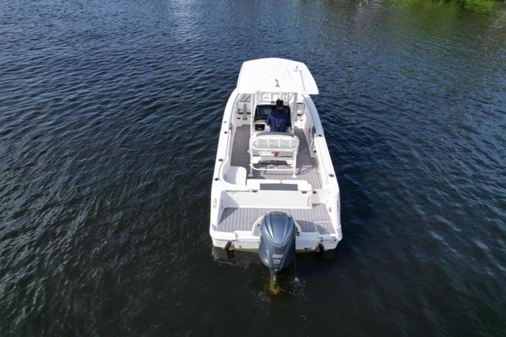 Robalo R242 Explorer