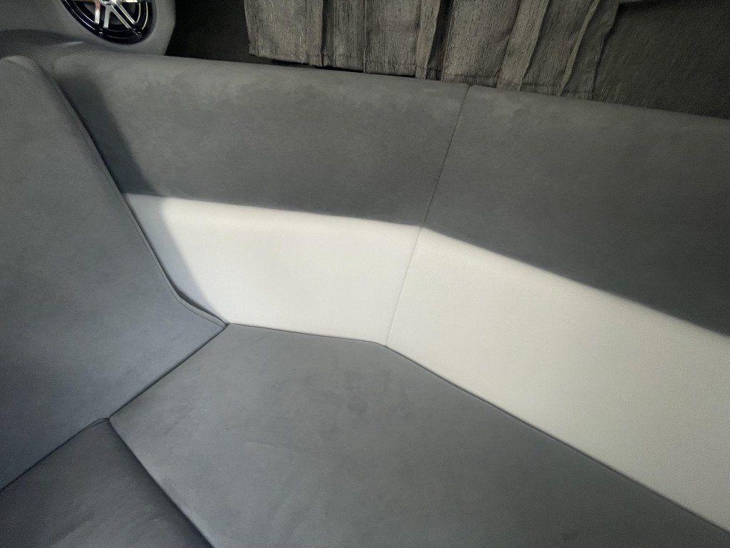 Formula 330 Bow Rider