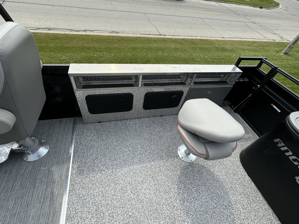 Angler QWEST 8524 FAMILY FISH