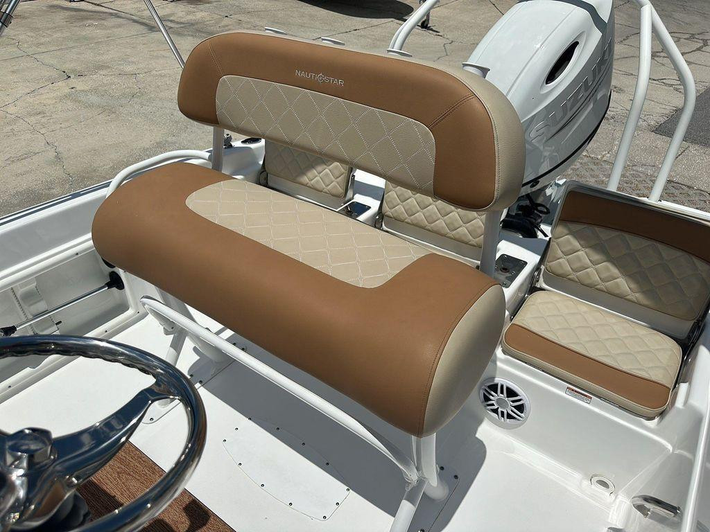 Nautic Star 211 Hybrid