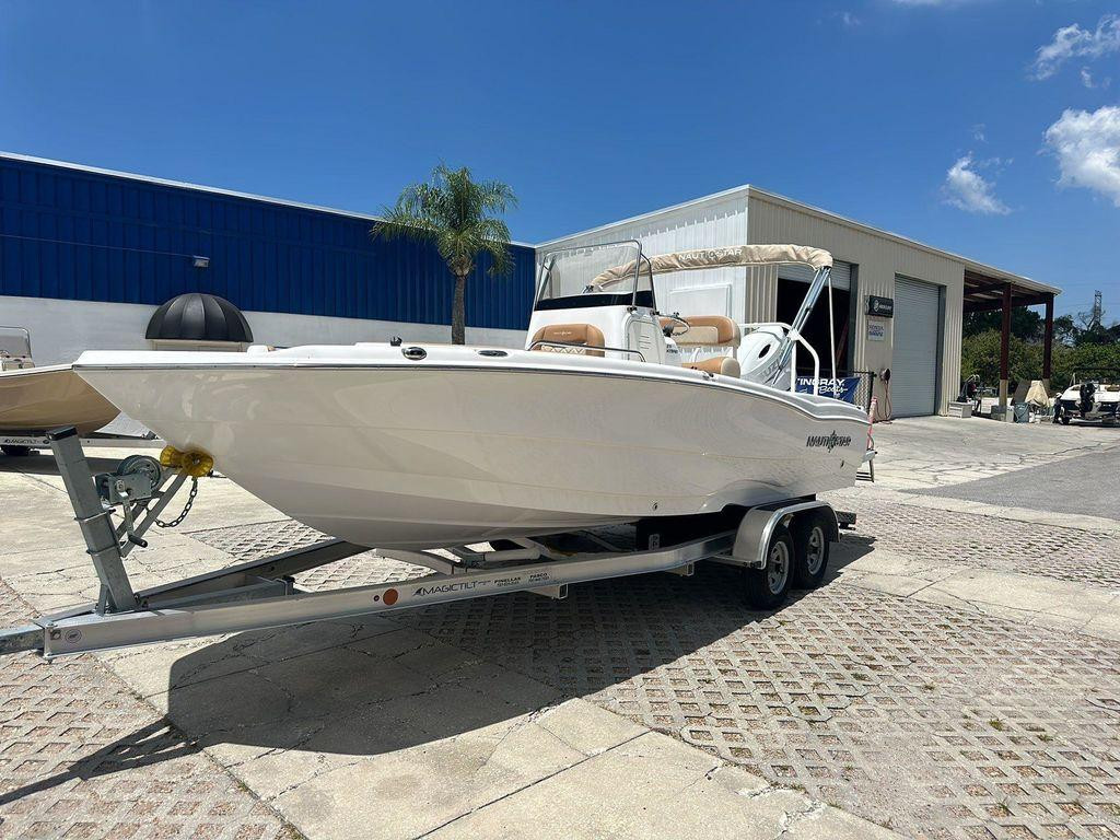 Nautic Star 211 Hybrid