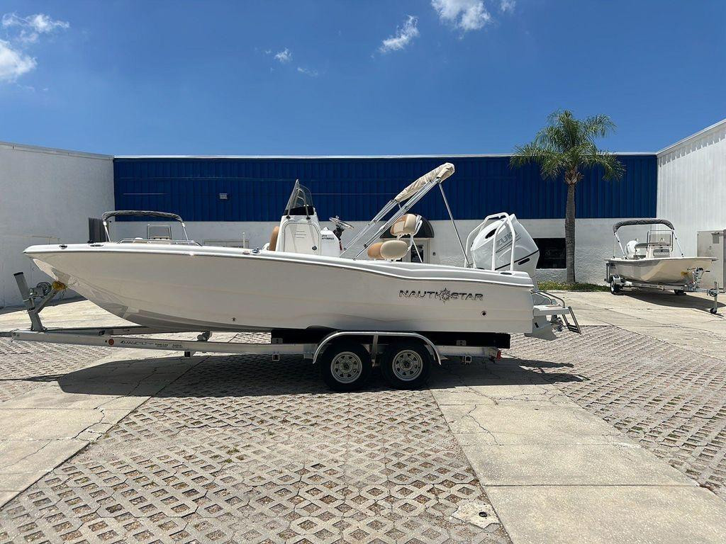 Nautic Star 211 Hybrid