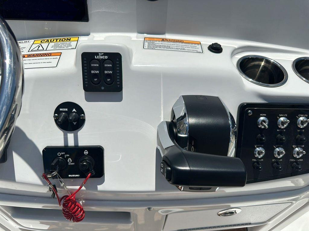 Nautic Star 211 Hybrid