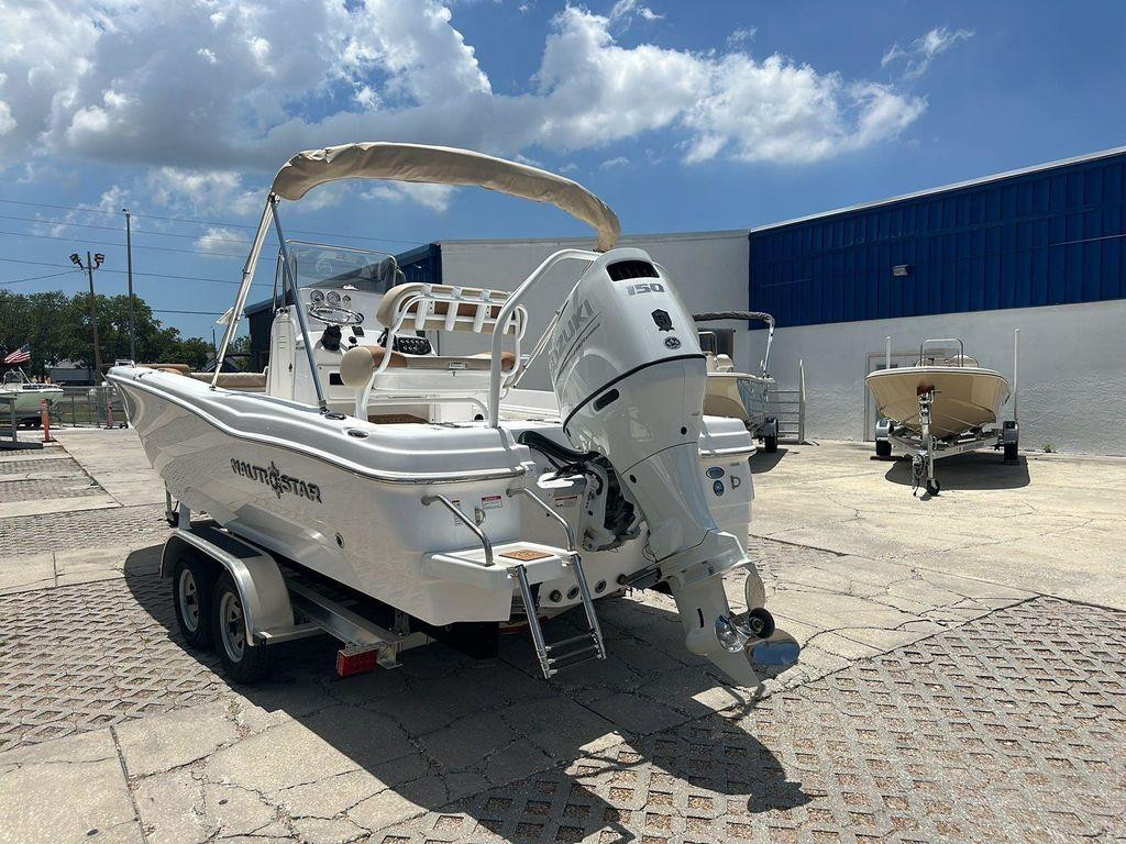Nautic Star 211 Hybrid