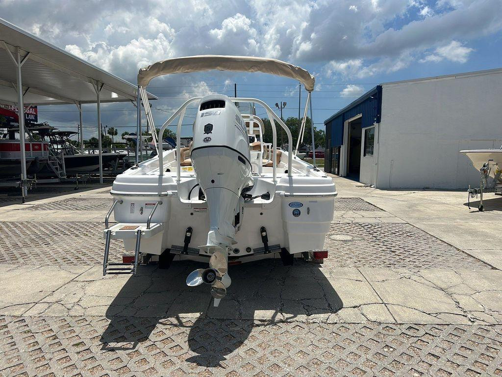 Nautic Star 211 Hybrid