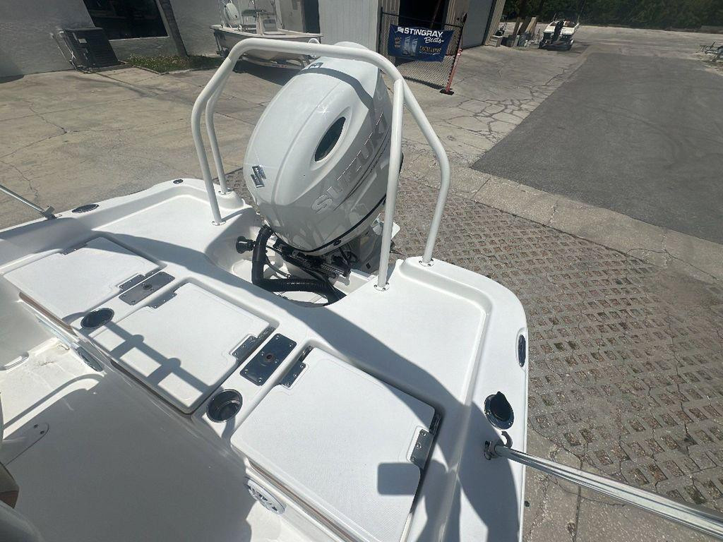 Nautic Star 211 Hybrid