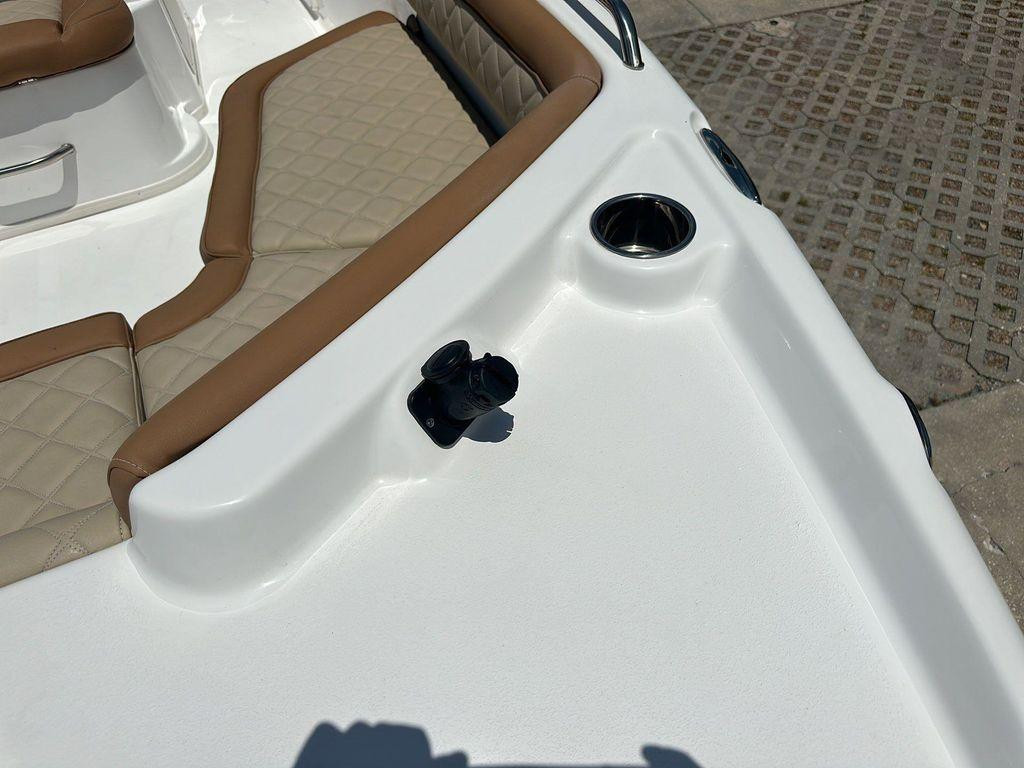 Nautic Star 211 Hybrid