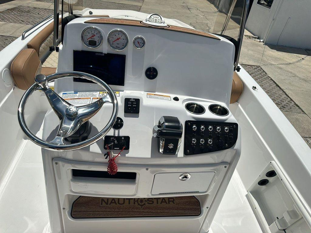 Nautic Star 211 Hybrid