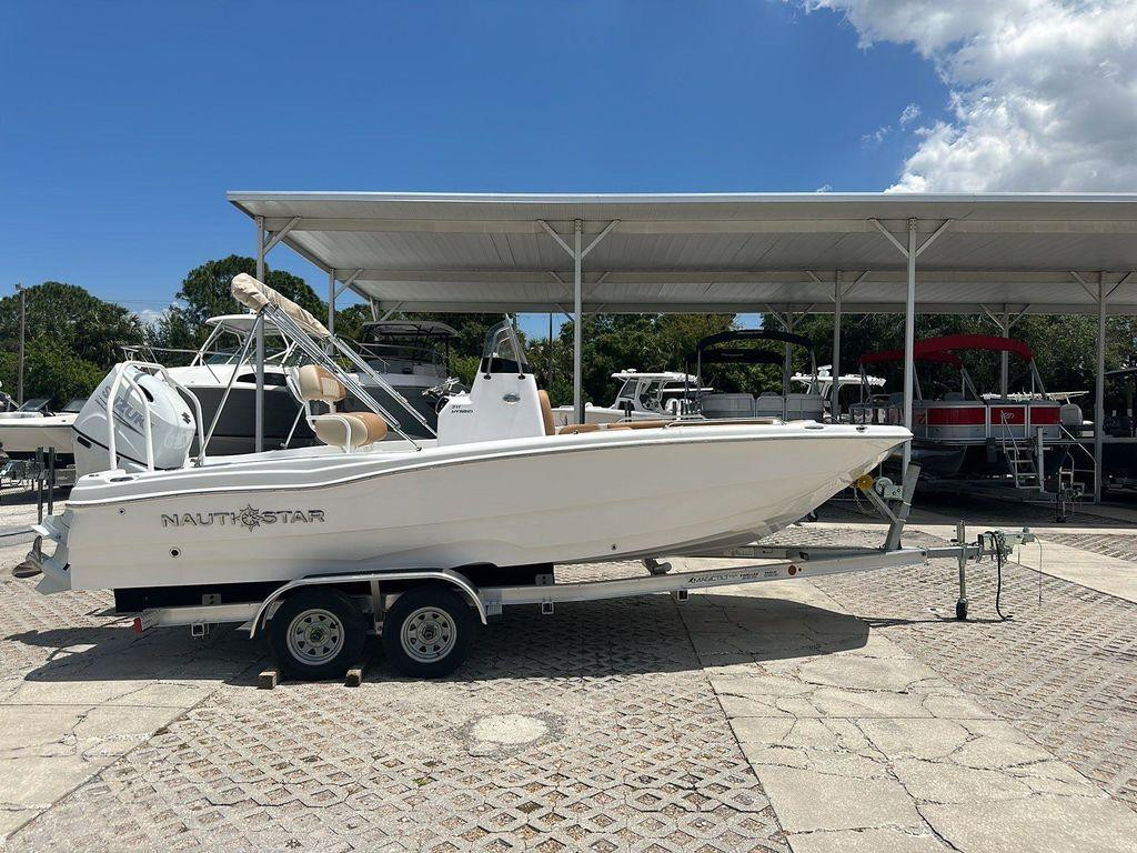 Nautic Star 211 Hybrid