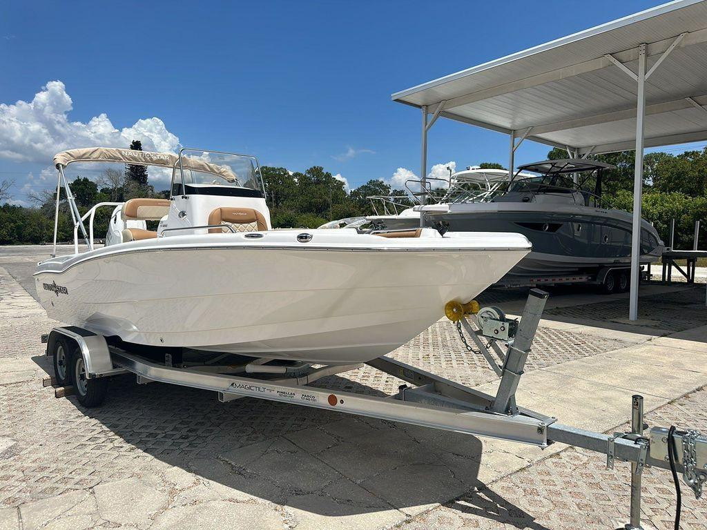 Nautic Star 211 Hybrid
