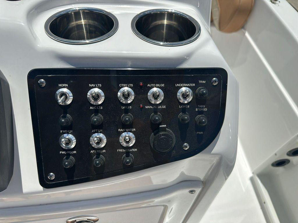 Nautic Star 211 Hybrid