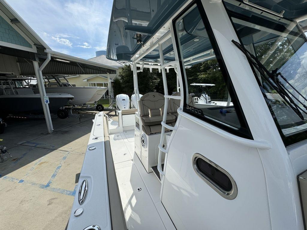 Edgewater Center Console