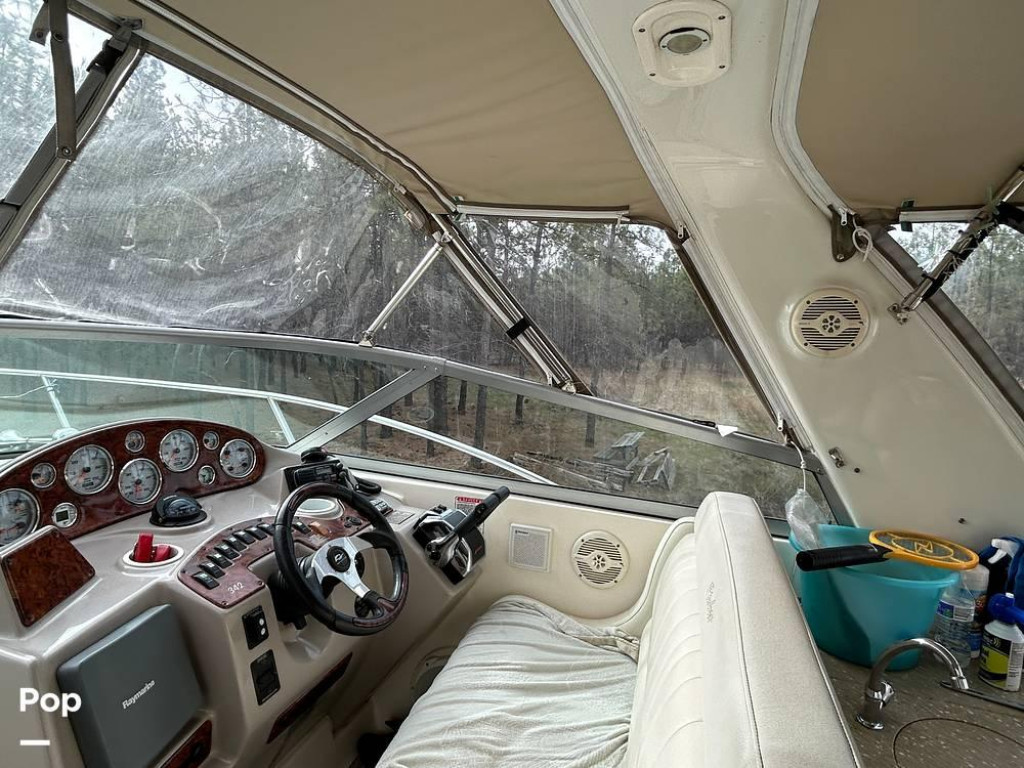 Rinker Fiesta Vee 342