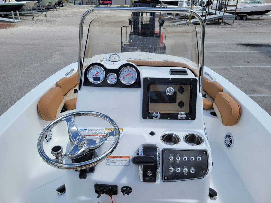 Nautic Star 191 Hybrid