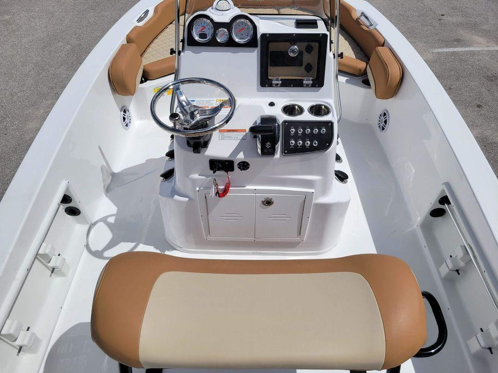 Nautic Star 191 Hybrid