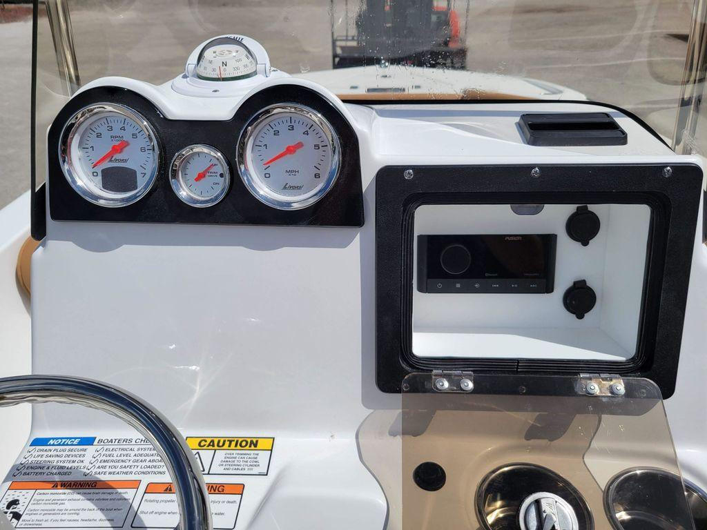 Nautic Star 191 Hybrid