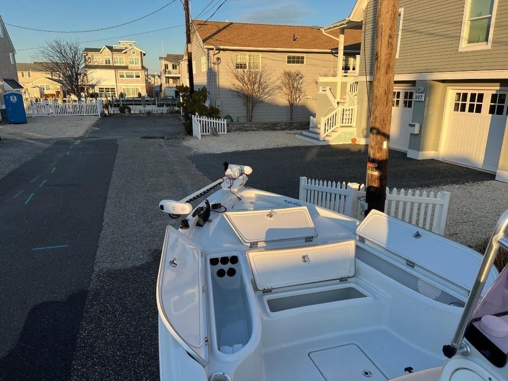 Blue Wave 2400 Pure Bay