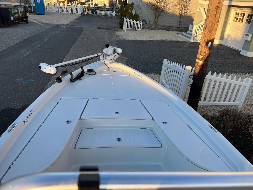 Blue Wave 2400 Pure Bay