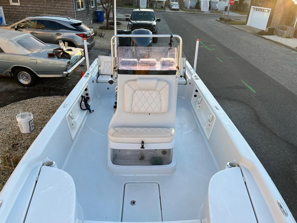 Blue Wave 2400 Pure Bay