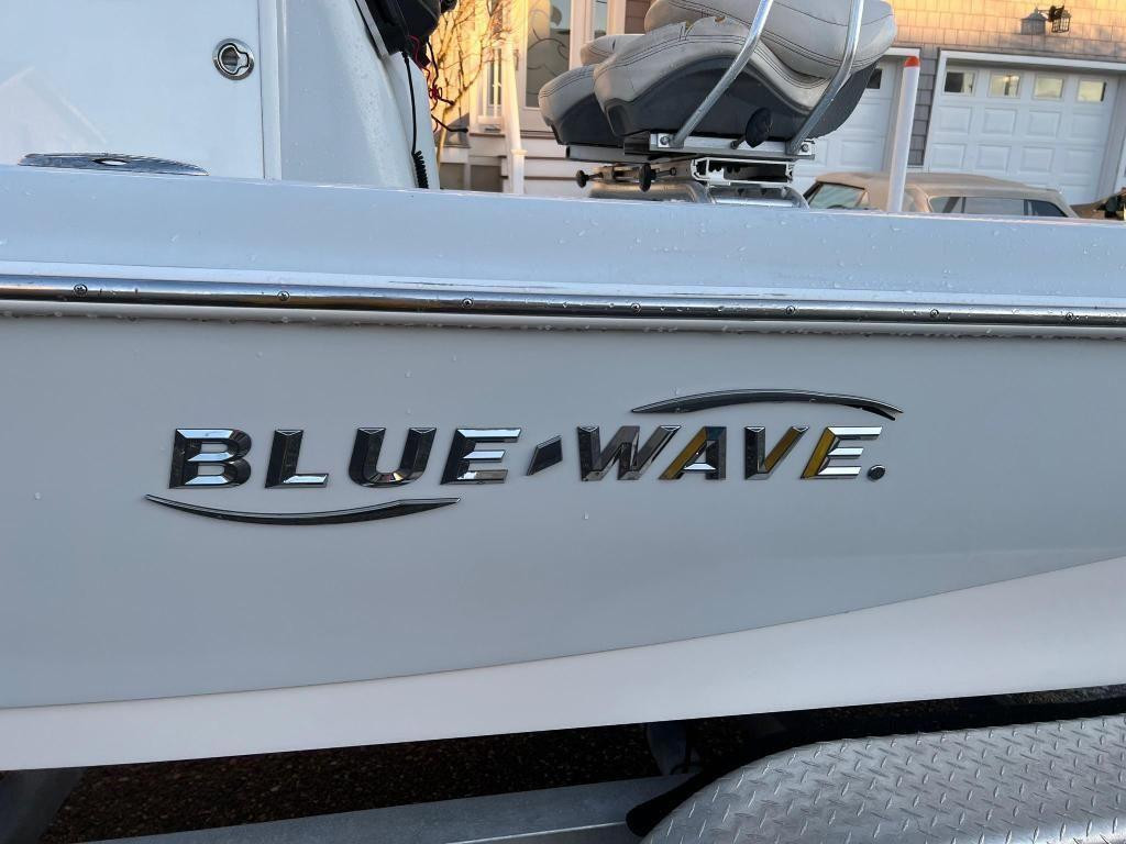 Blue Wave 2400 Pure Bay