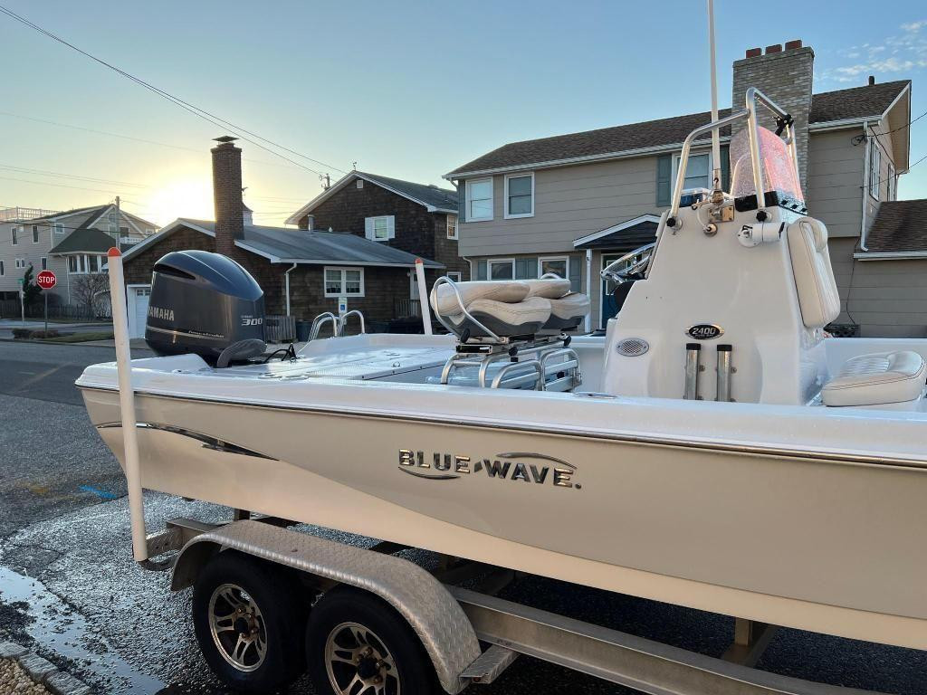 Blue Wave 2400 Pure Bay