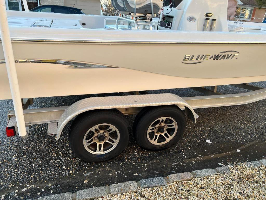 Blue Wave 2400 Pure Bay