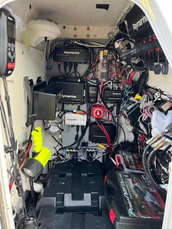 Blue Wave 2400 Pure Bay