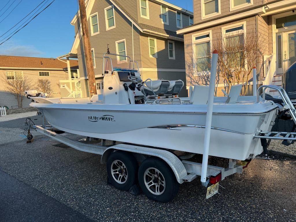 Blue Wave 2400 Pure Bay