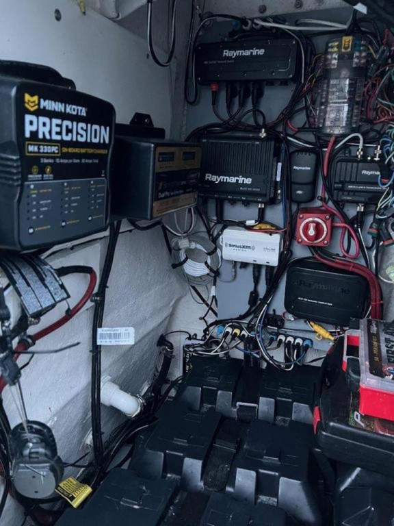 Blue Wave 2400 Pure Bay