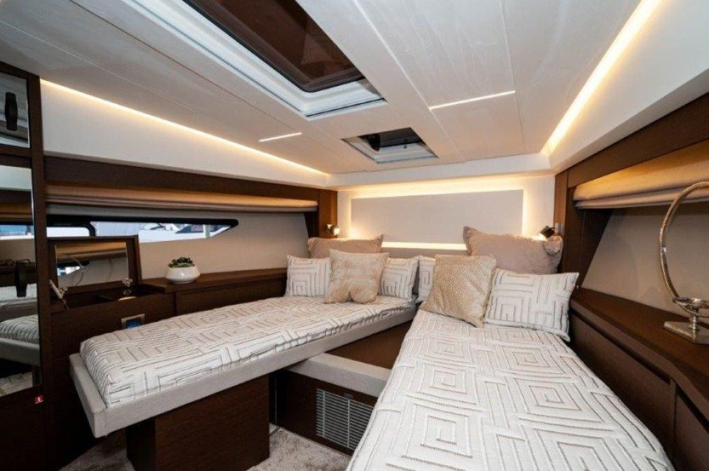 Prestige 520 Flybridge