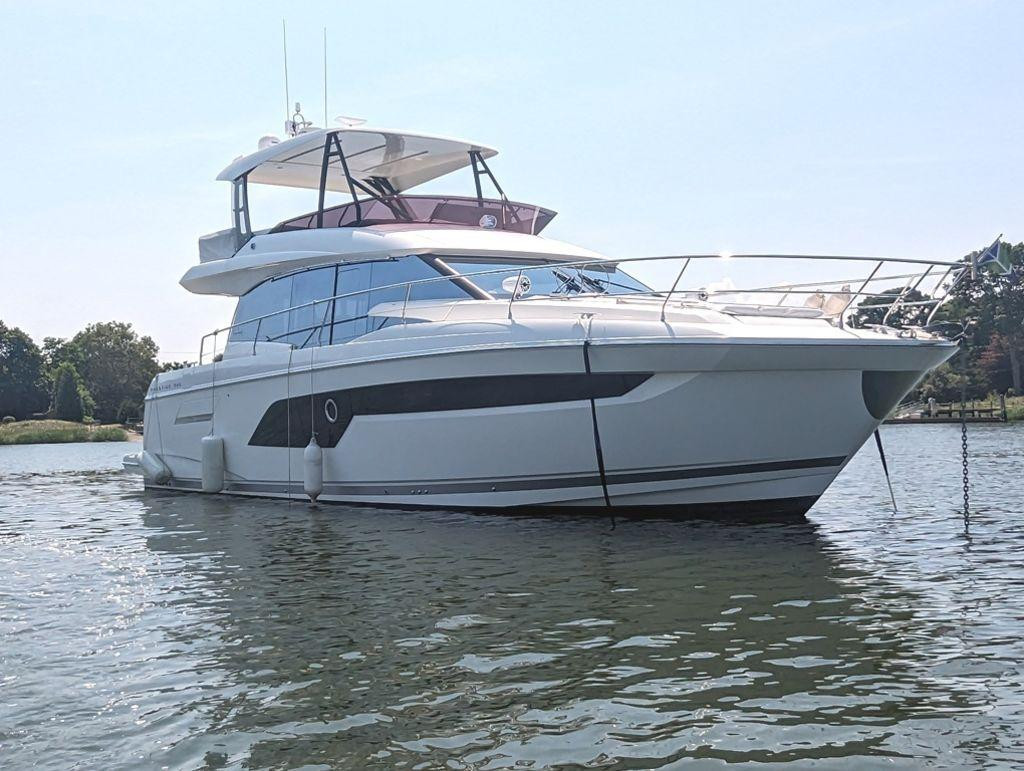 Prestige 520 Flybridge