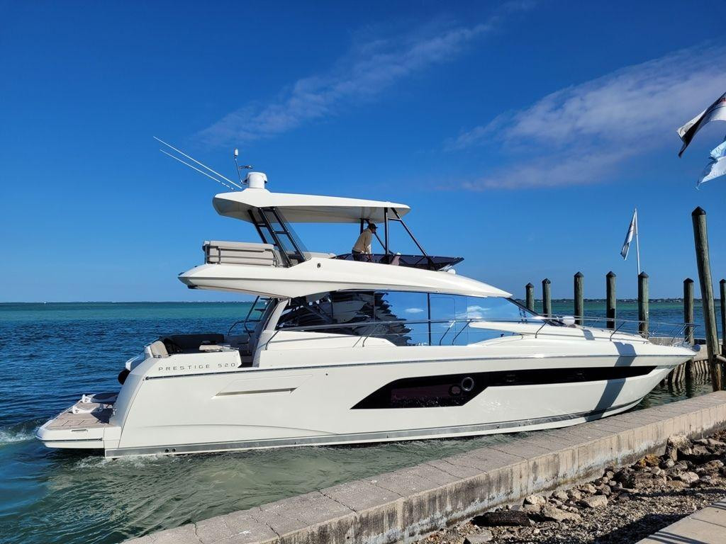 Prestige 520 Flybridge
