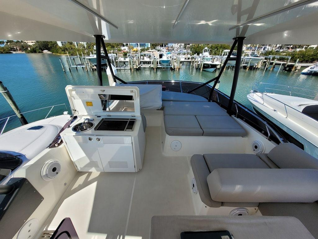 Prestige 520 Flybridge