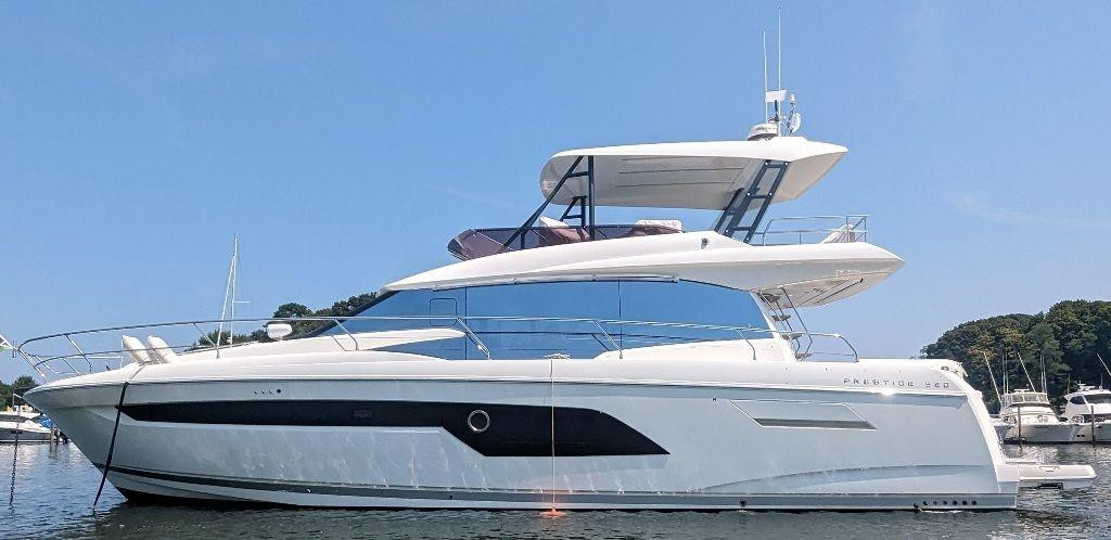 Prestige 520 Flybridge