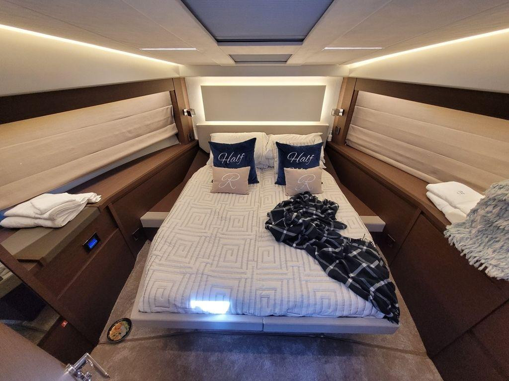 Prestige 520 Flybridge