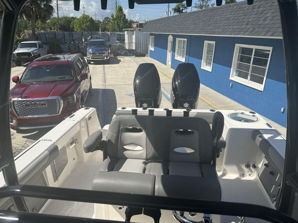 Sea Born LX26 Center Console LE