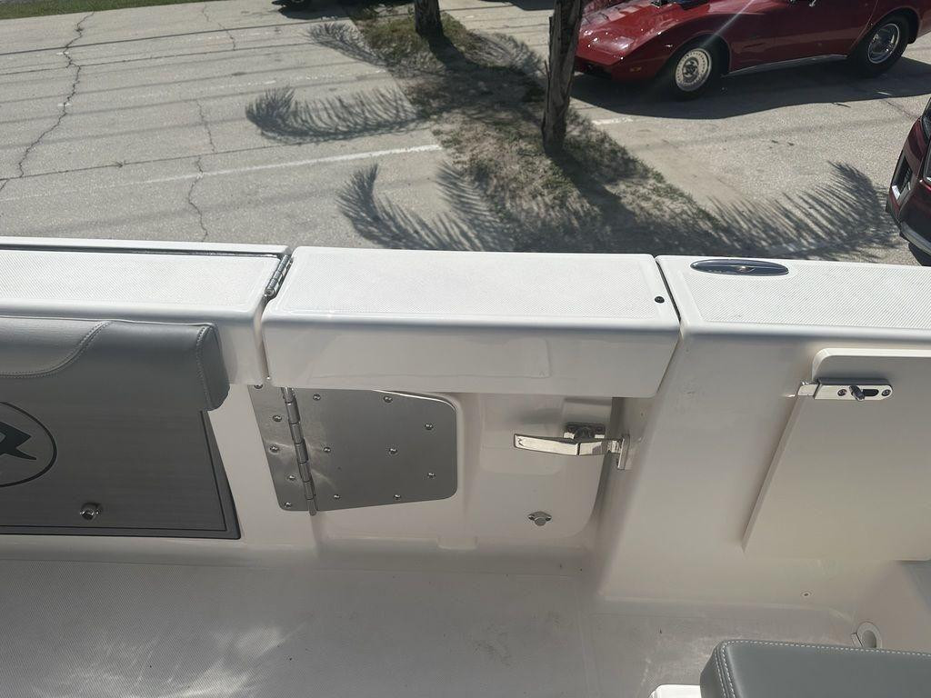 Sea Born LX26 Center Console LE