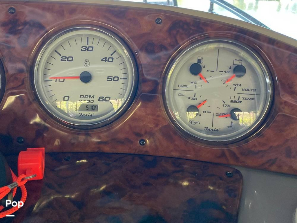 Rinker Fiesta Vee 320