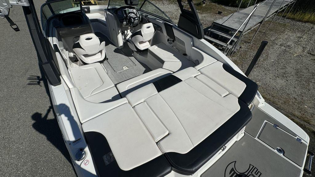 Chaparral 23 H2O Surf