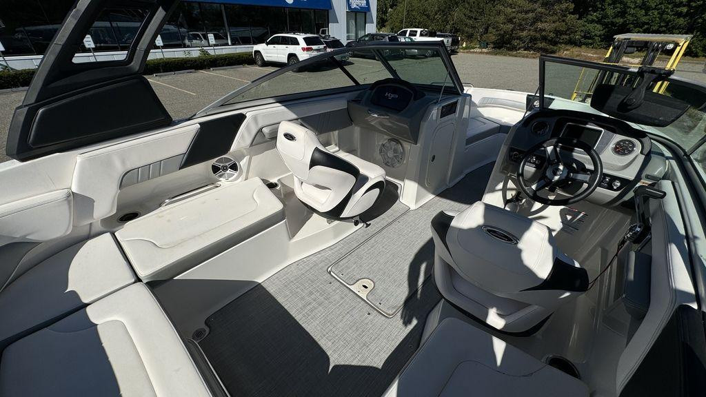 Chaparral 23 H2O Surf