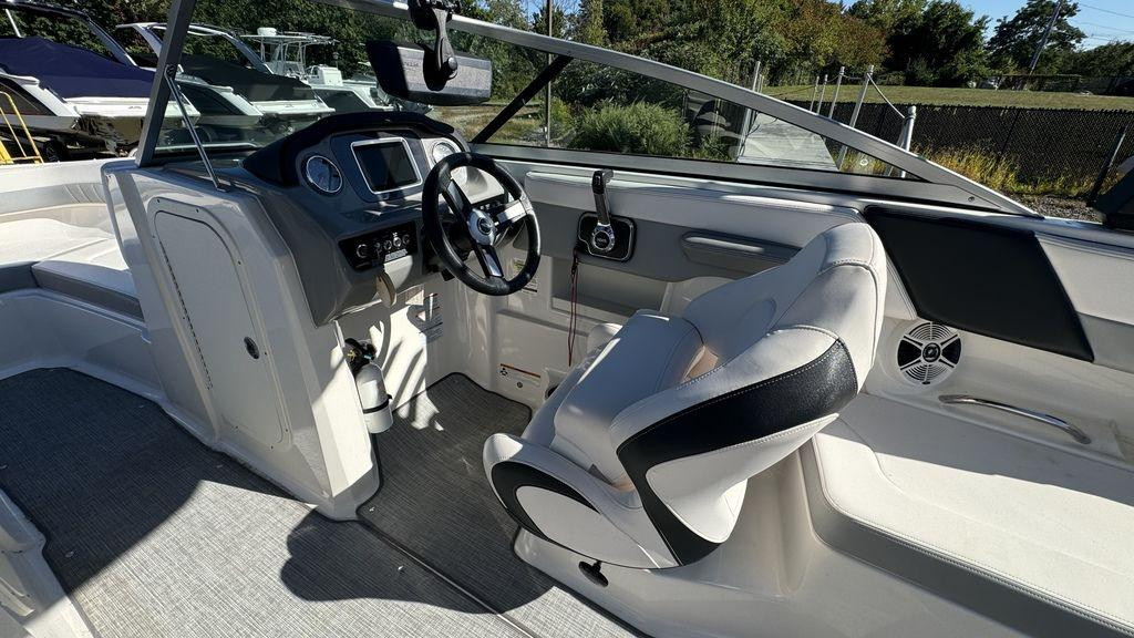 Chaparral 23 H2O Surf