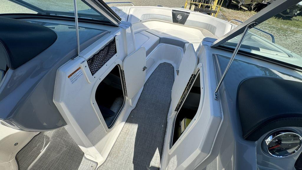 Chaparral 23 H2O Surf