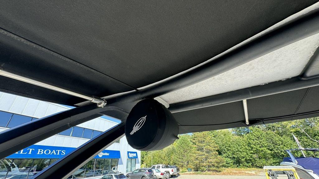 Chaparral 23 H2O Surf