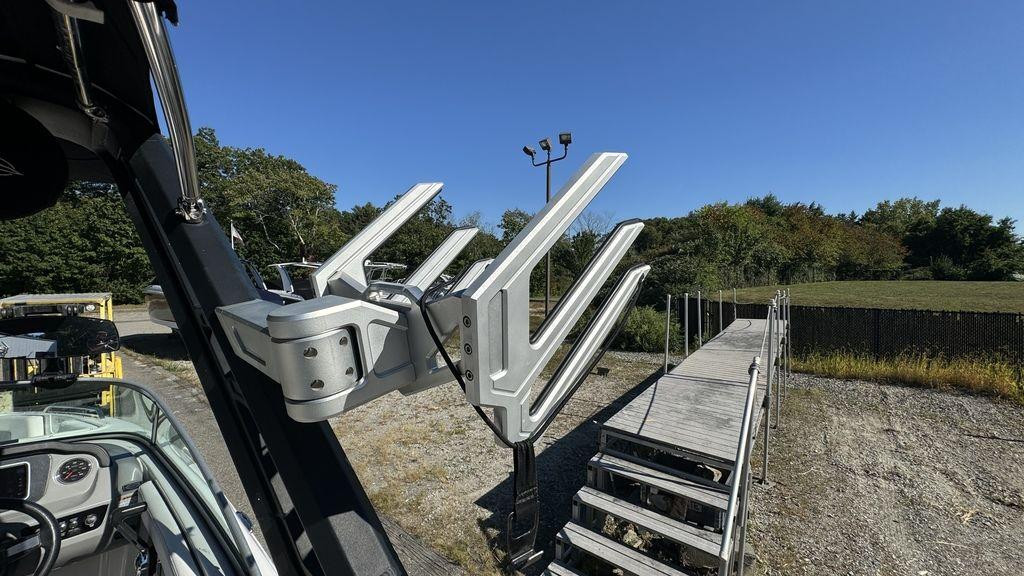 Chaparral 23 H2O Surf