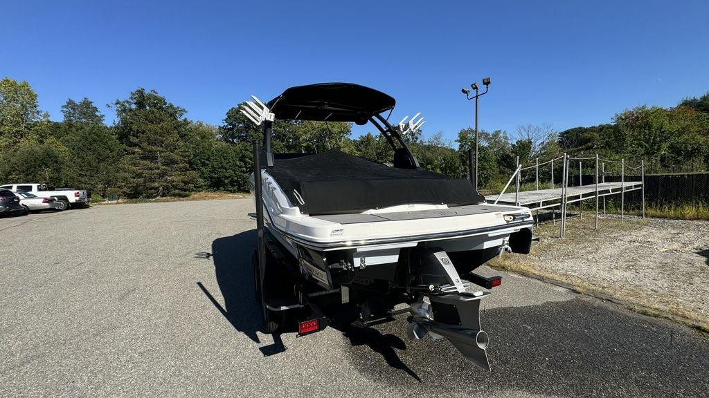 Chaparral 23 H2O Surf