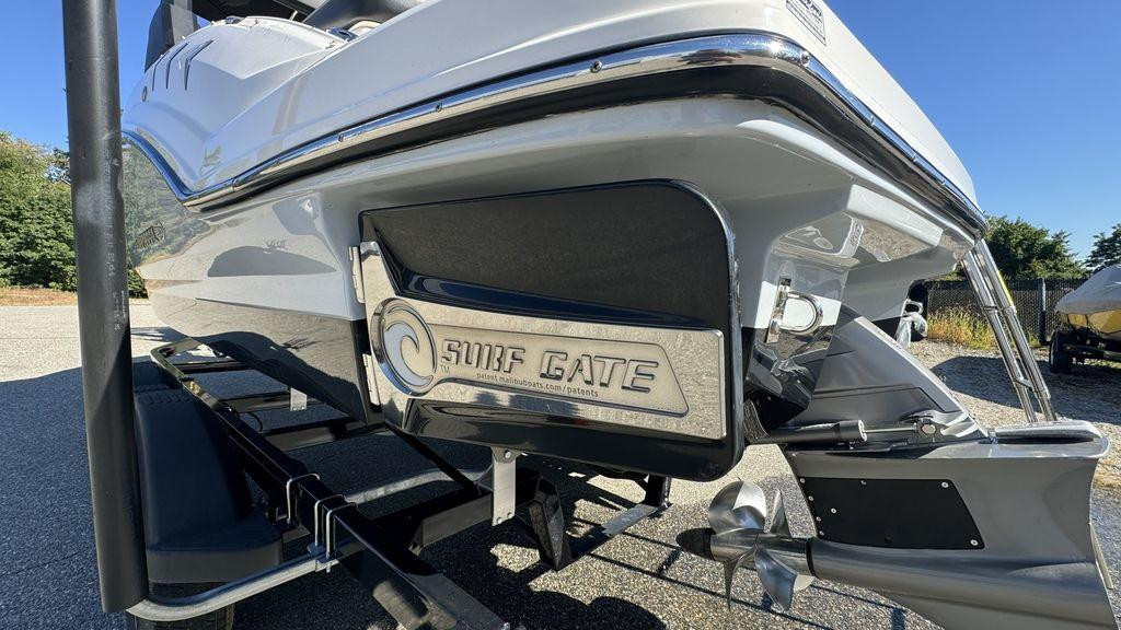 Chaparral 23 H2O Surf