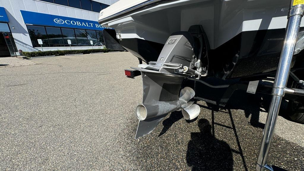 Chaparral 23 H2O Surf