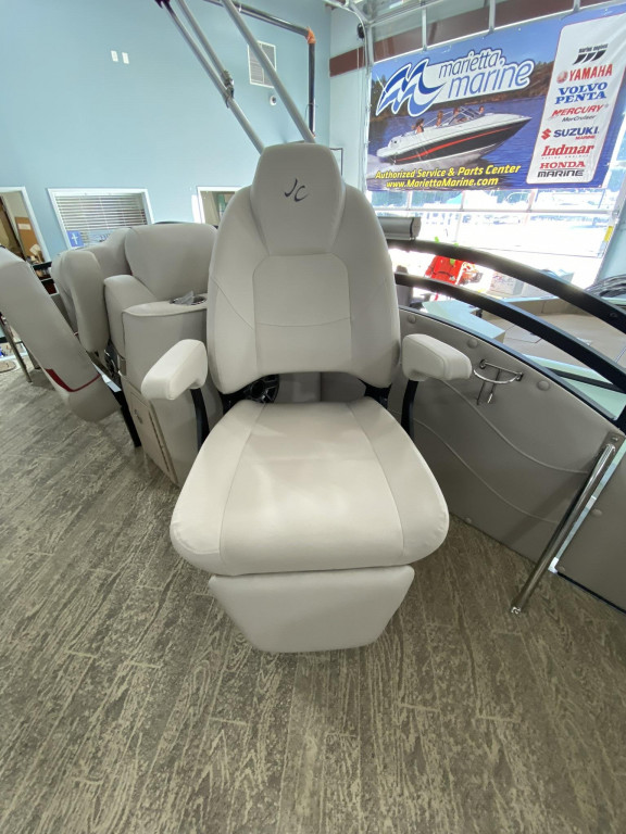 JC Tritoon Neptoon 23TT Sport w Suzuki 250HP